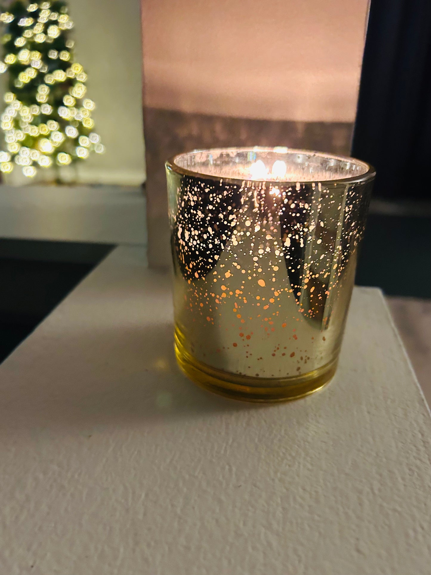 Christmas Hearth | 100% Natural Coconut-Soy Candle Gold Sparkle | 45 Hour Burn | 9 oz